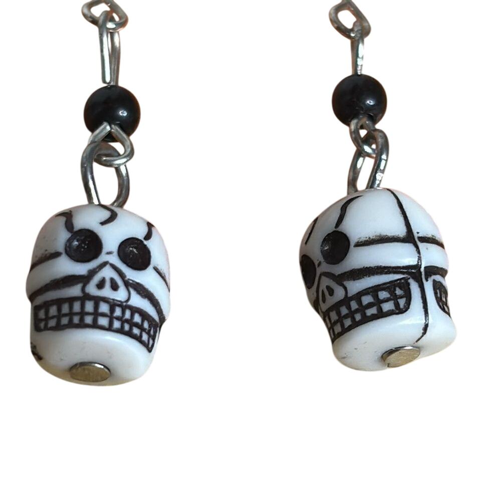 Halloween Skull Dangle Earrings Black White Beaded Spooky Gothic Cute